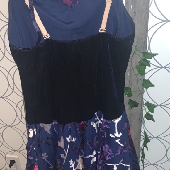 Dance costume - Picture 2 of 2